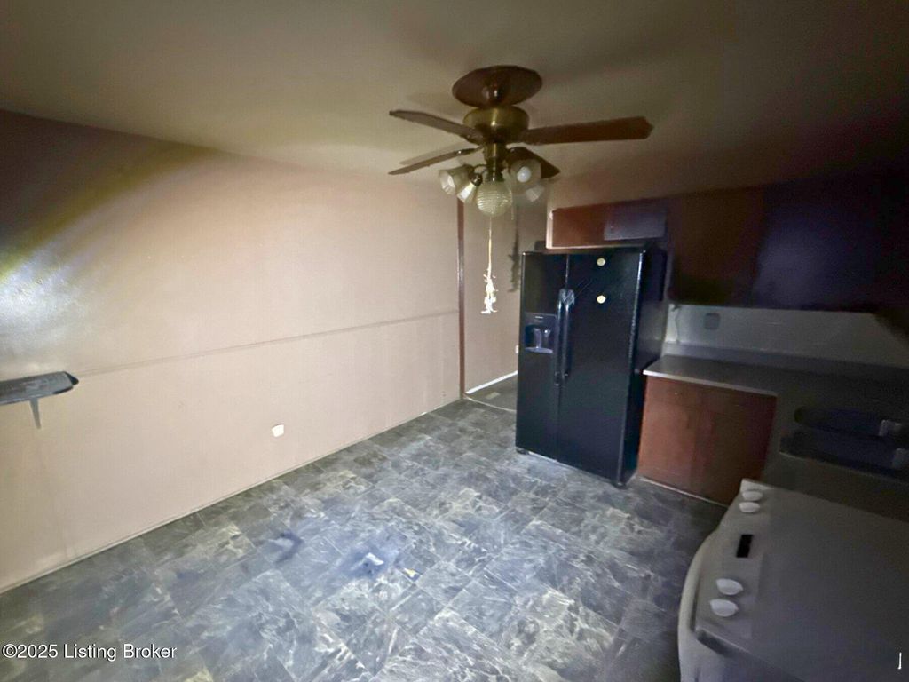 Photo of 1716 Marlowe Dr, Clarksville, IN 47129 (MLS # 1703852)