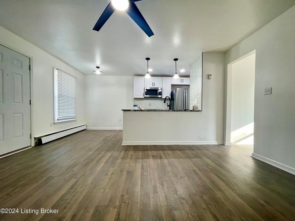 Photo of 4501 S 6th St #Apt 12, Louisville, KY 40214 (MLS # 1709760)