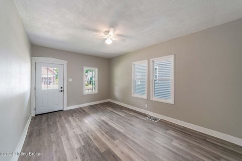 Photo of 2146 W Gaulbert Ave, Louisville, KY 40210 (MLS # 1705771)