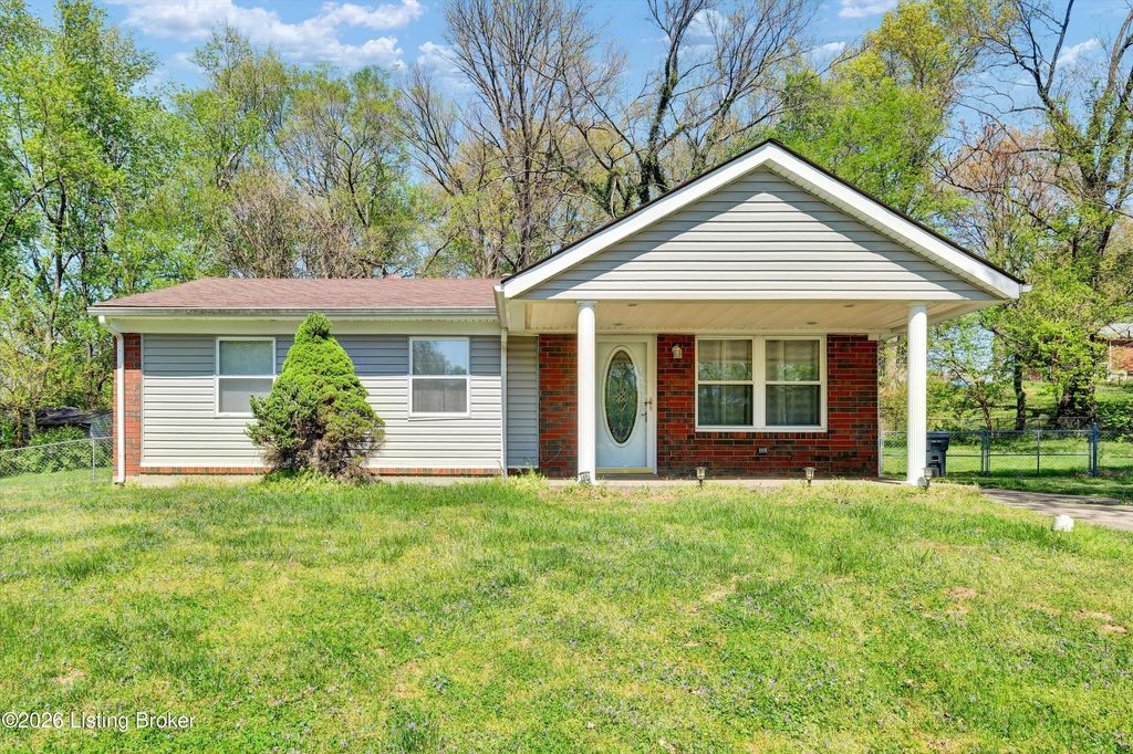 Photo of 4501 Paducah Ct, Louisville, KY 40272 (MLS # 1714233)