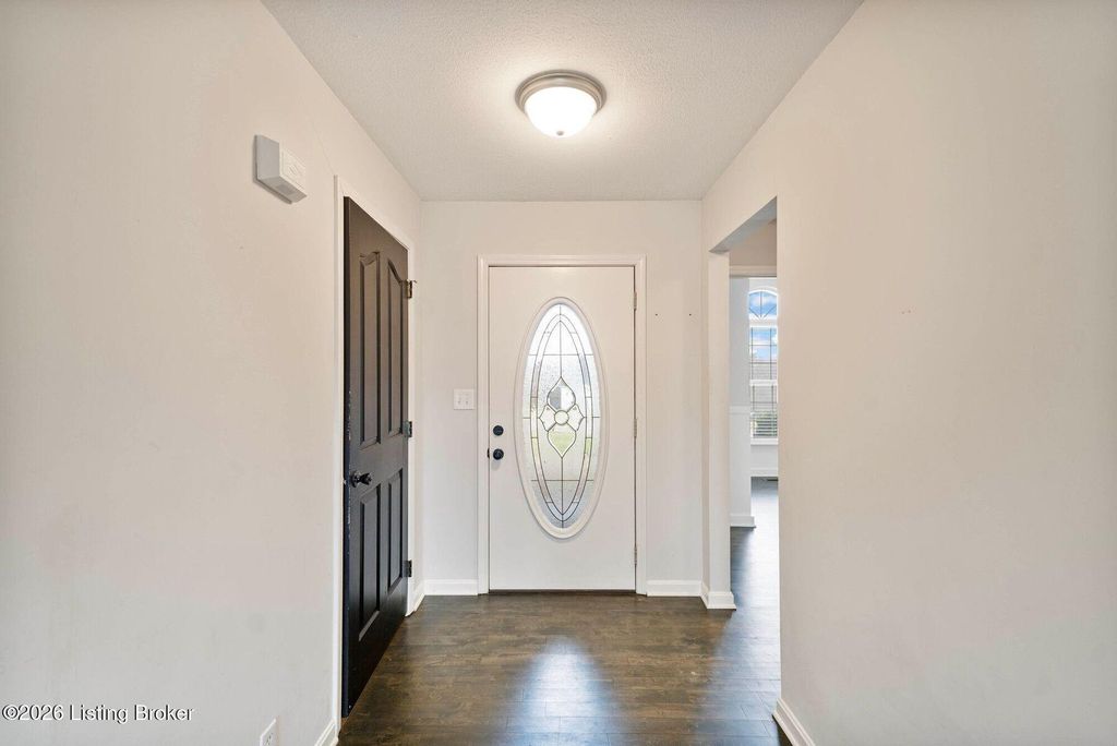 Photo of 319 Park Ridge Dr, Mt Washington, KY 40047 (MLS # 1706922)