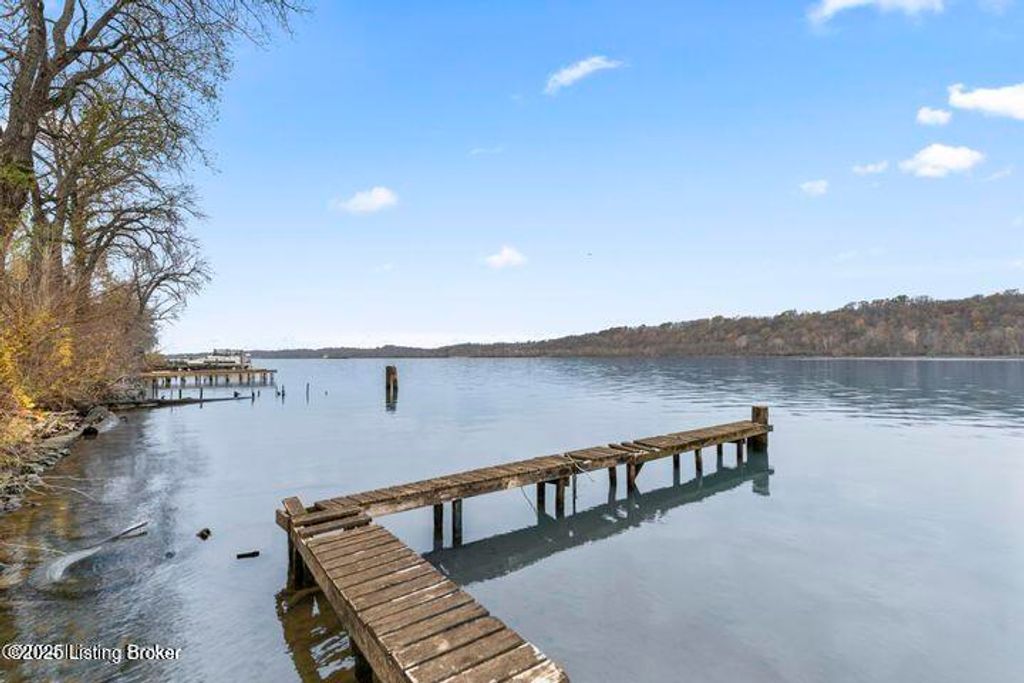Photo of 1300 Riverside Dr, Prospect, KY 40059 (MLS # 1695051)
