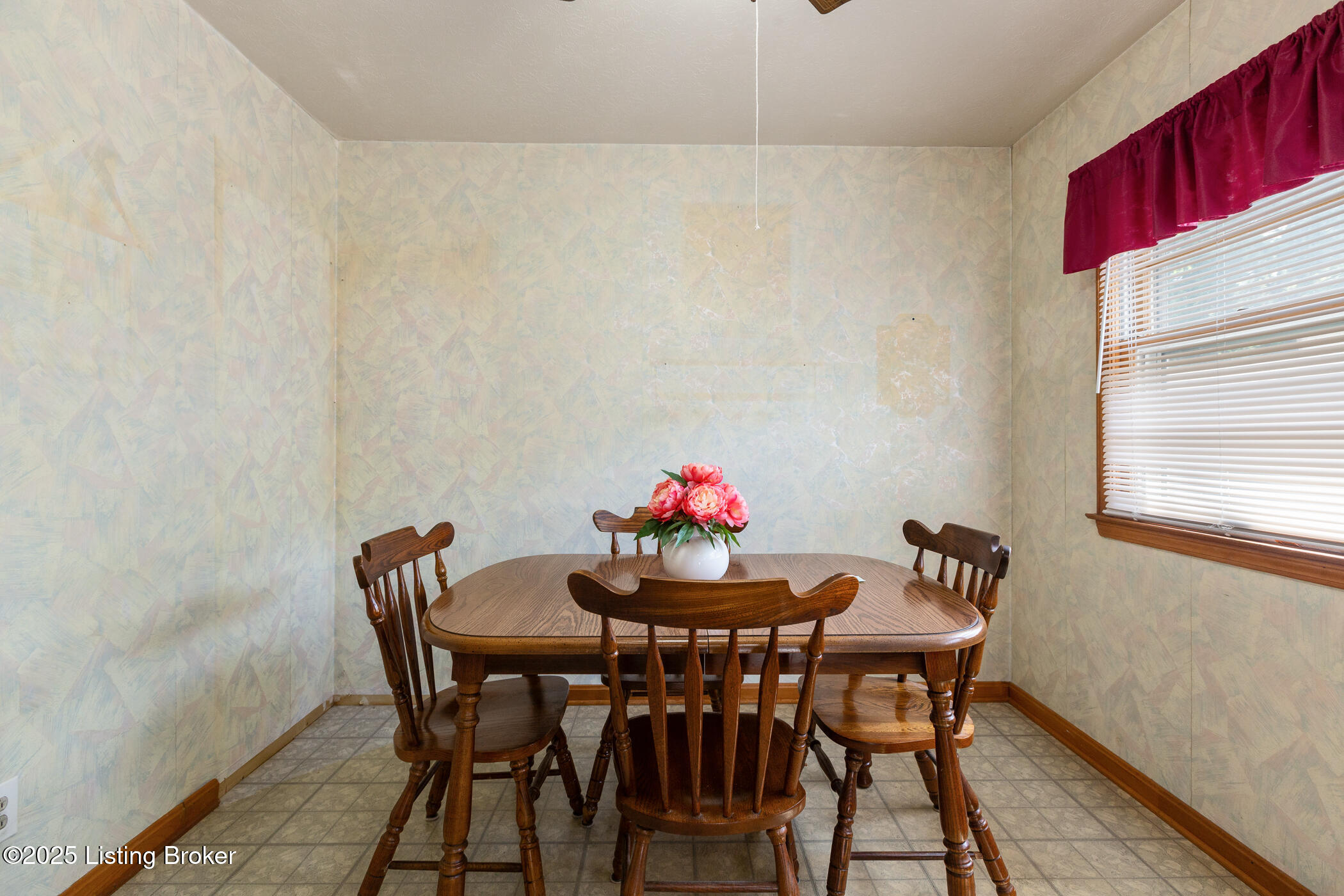 10108 Caven Ave, Louisville, Kentucky image 22