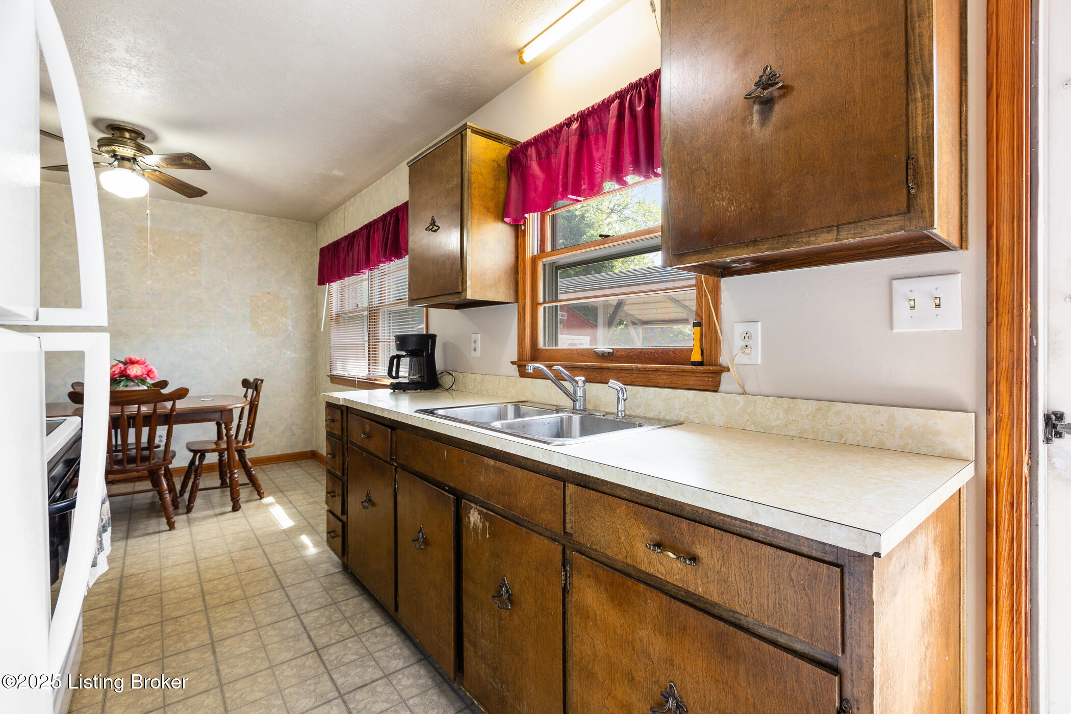 10108 Caven Ave, Louisville, Kentucky image 20