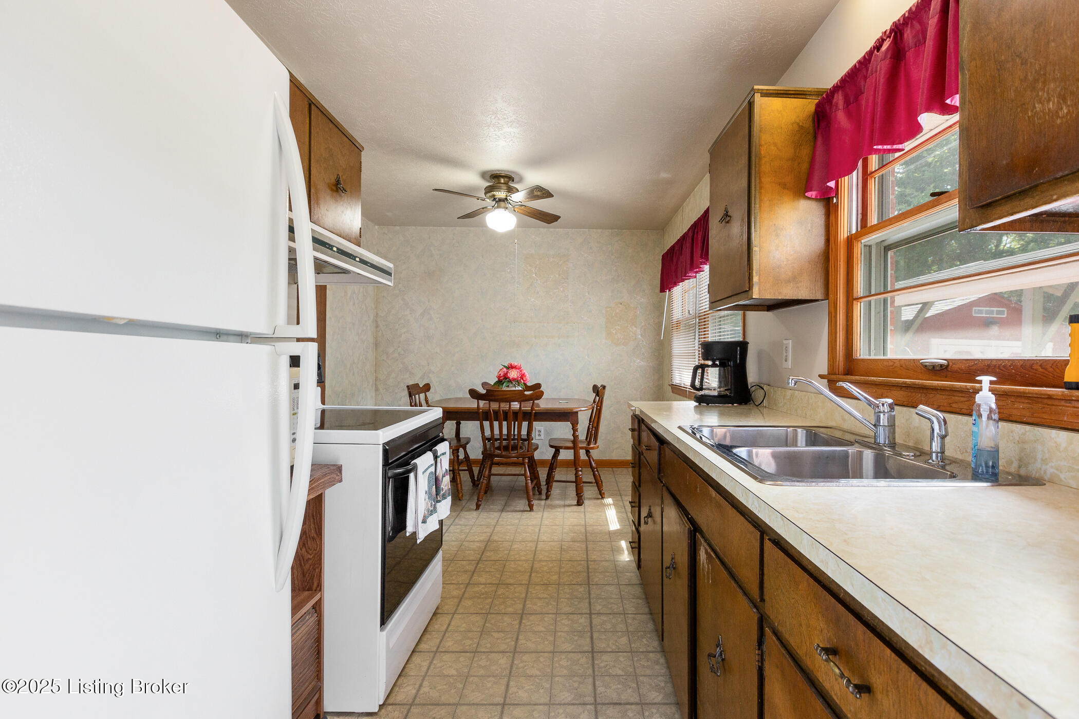 10108 Caven Ave, Louisville, Kentucky image 3