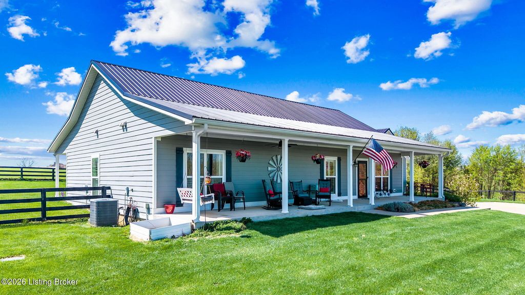 Photo of 1123 Figgs Store Rd, Shelbyville, KY 40065 (MLS # 1714182)