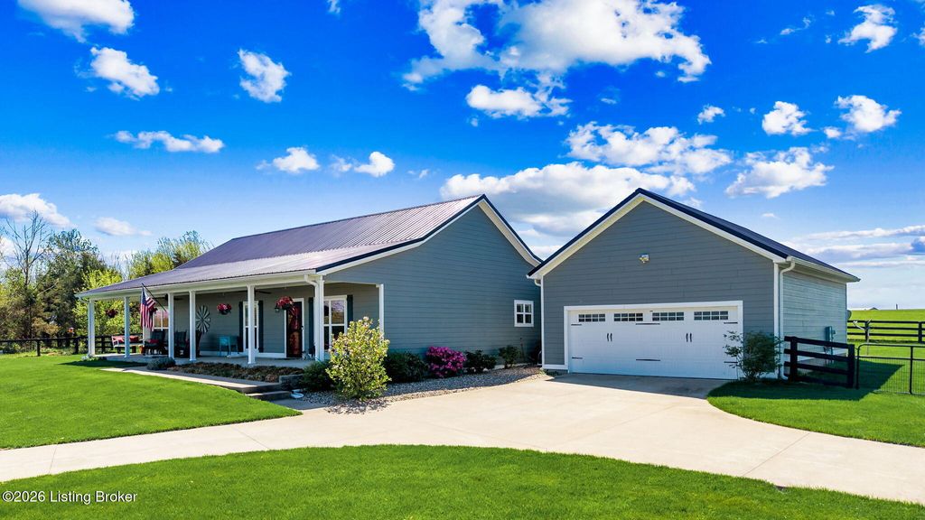 Photo of 1123 Figgs Store Rd, Shelbyville, KY 40065 (MLS # 1714182)