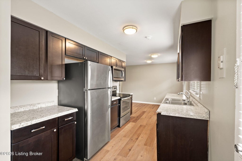 Photo of 7106 Sunny Vale Way, Louisville, KY 40272 (MLS # 1726993)