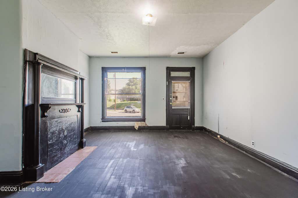 Photo of 2012 Bank St, Louisville, KY 40203 (MLS # 1719649)