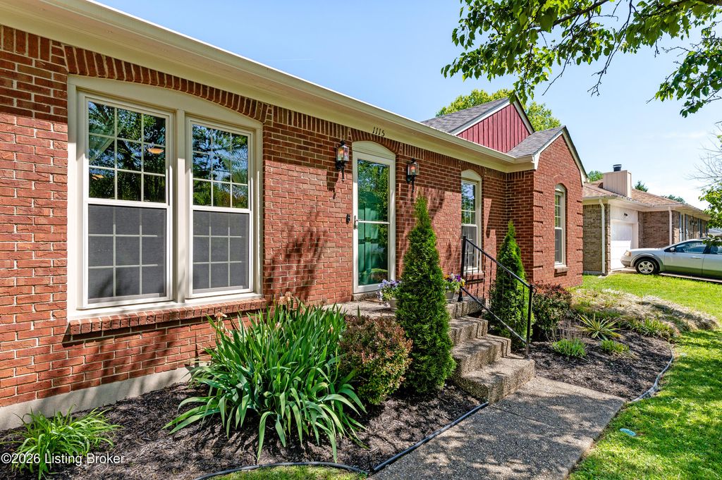 Photo of 1115 Cliffwood Dr, Goshen, KY 40026 (MLS # 1713882)