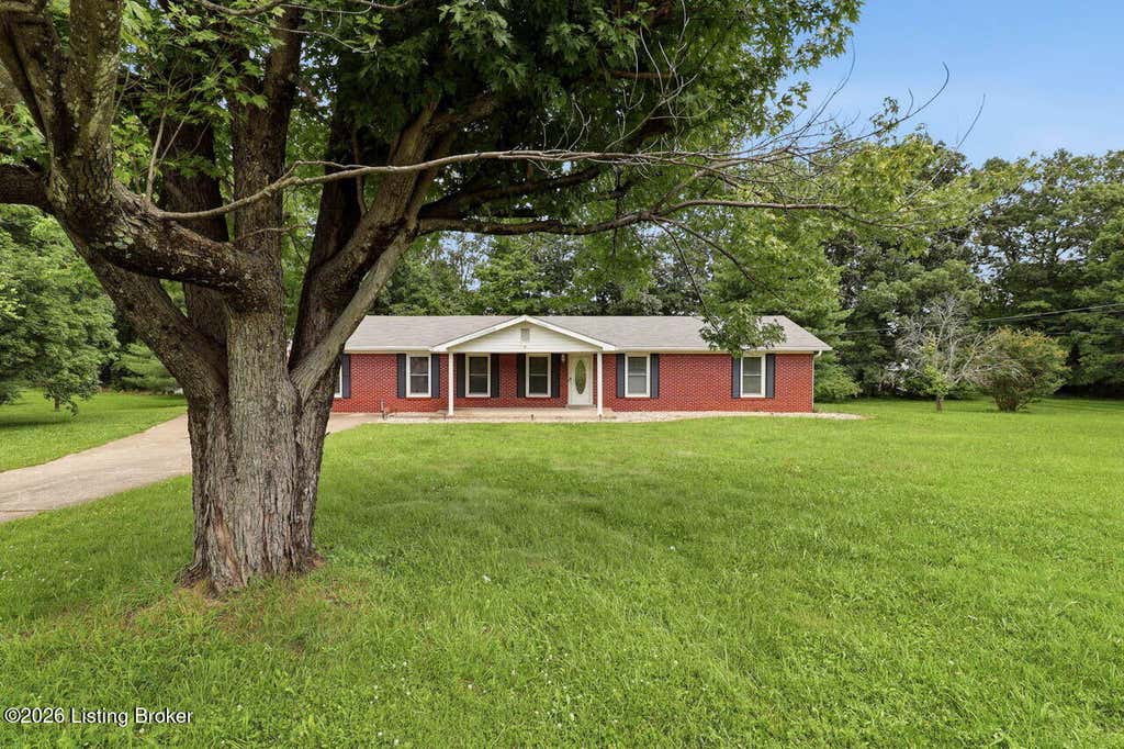 Photo of 306 Pats Ln, Mt Washington, KY 40047 (MLS # 1723368)