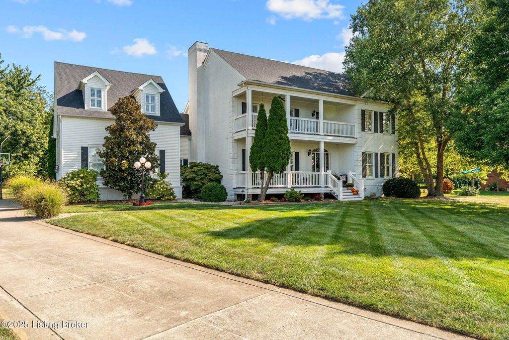 Photo of 4607 Stonelea Pl, La Grange, KY 40031 (MLS # 1698490)