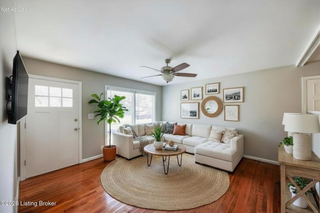 Photo of 2008 Dogoon Dr, Louisville, KY 40223 (MLS # 1722242)