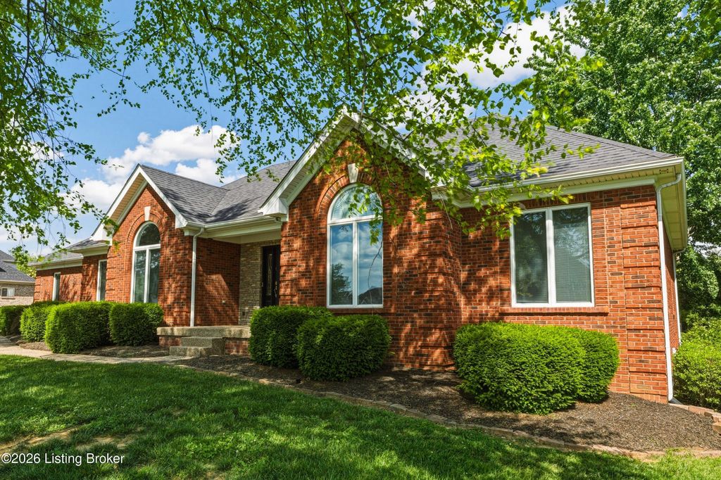 Photo of 7701 Kendrick Crossing Ln, Louisville, KY 40291 (MLS # 1717634)