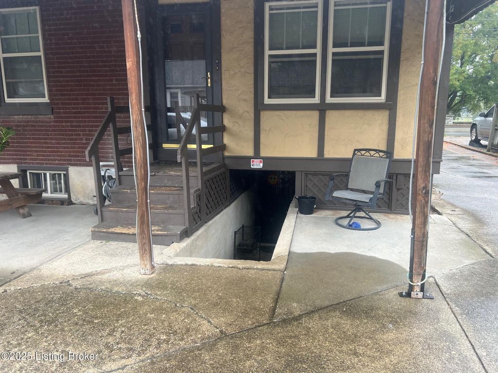 Photo of 2825 Preston Hwy, Louisville, KY 40217 (MLS # 1702002)