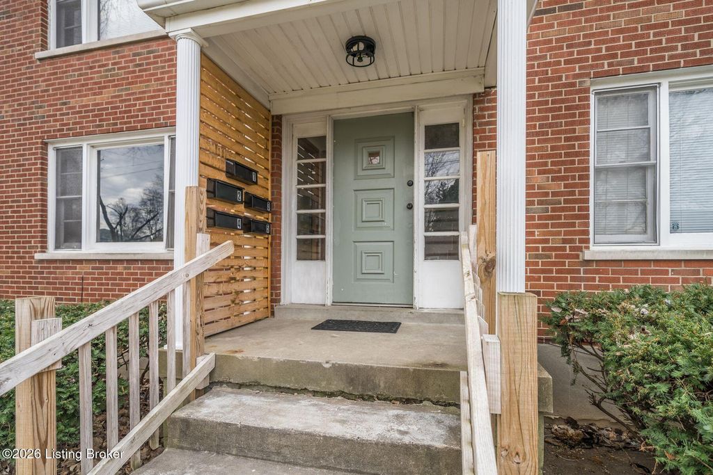 Photo of 210 W Lansing Ave, Louisville, KY 40214 (MLS # 1707959)