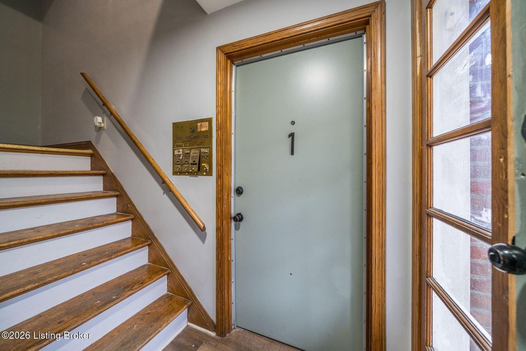 Photo of 210 W Lansing Ave, Louisville, KY 40214 (MLS # 1707959)