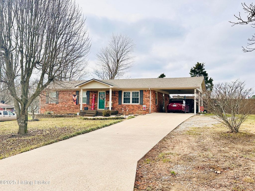 Photo of 1206 Hickorywood Dr, Leitchfield, KY 42754 (MLS # 1705272)