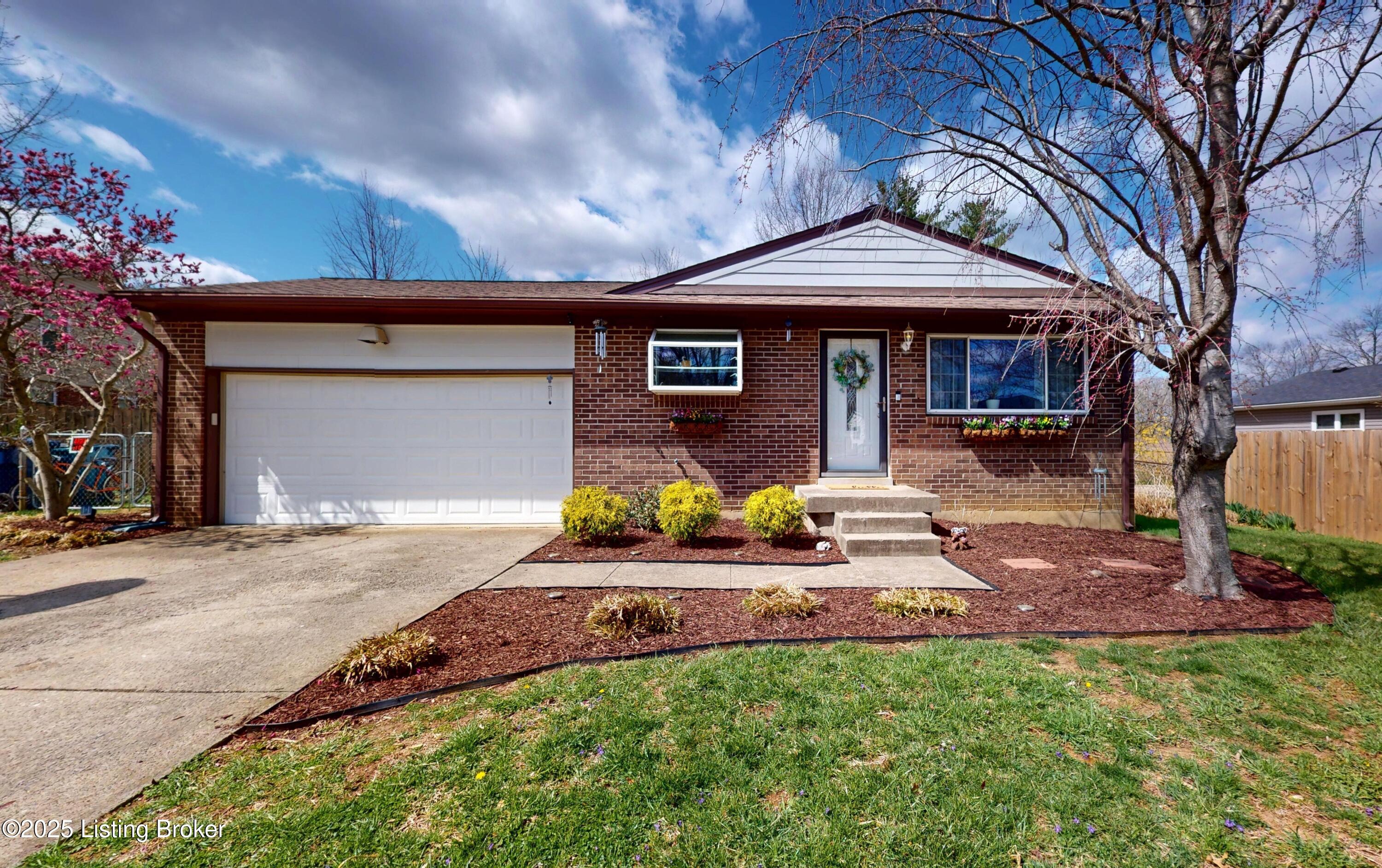 5502 Lake Ct, Crestwood, Kentucky image 1