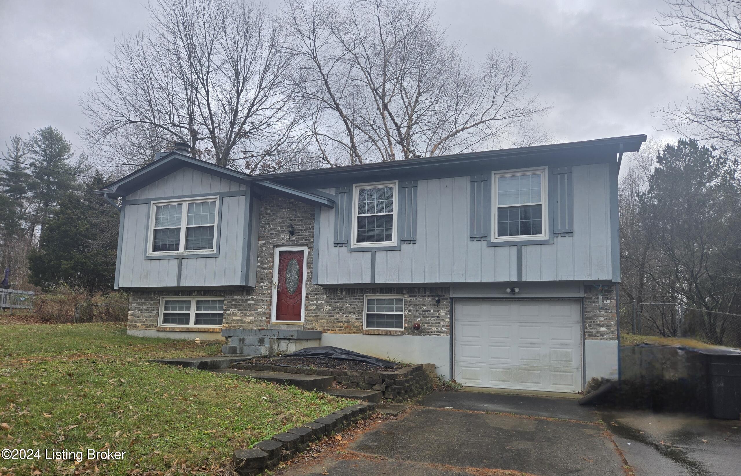 998 Woods Hollow Dr, Radcliff, Kentucky image 1