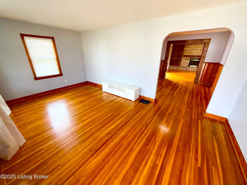 Photo of 5250 Julia Rd, Louisville, KY 40258 (MLS # 1705863)