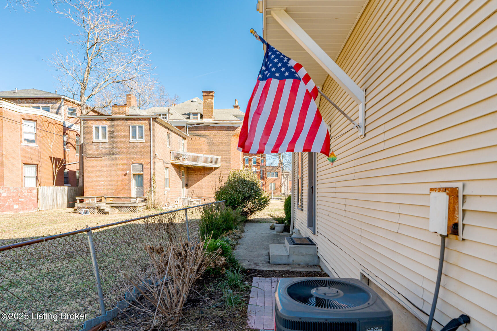 1140 S 1st St #10, Louisville, Kentucky image 30