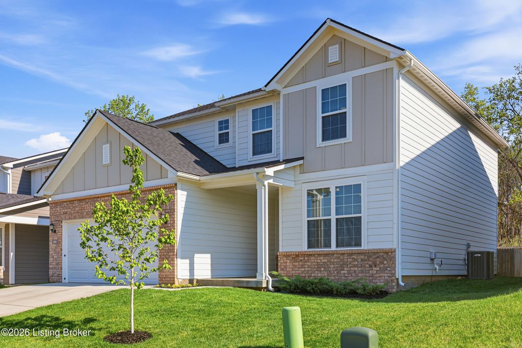 Photo of 4603 Golden Eagle Dr, Louisville, KY 40245 (MLS # 1714181)