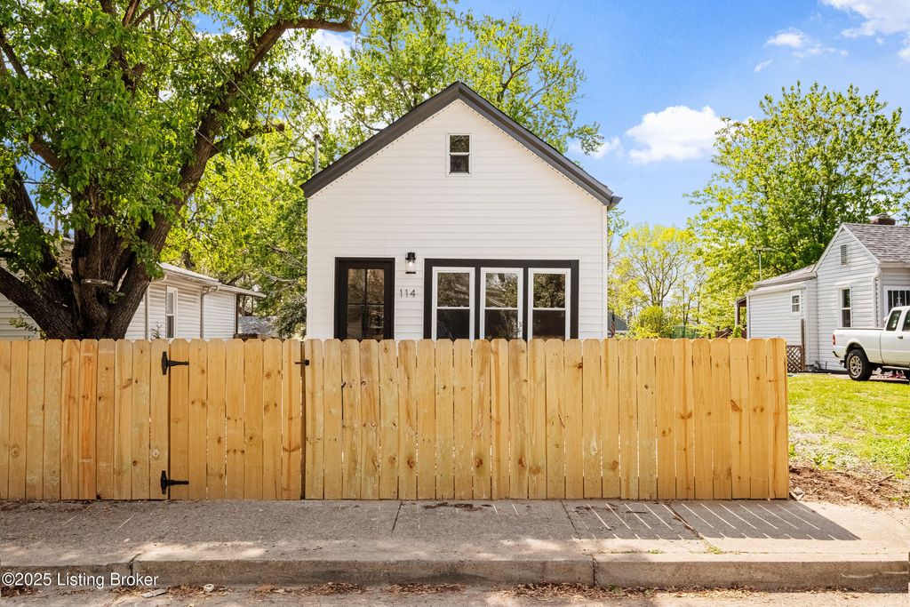 Photo of 114 Stevenson Ave, Louisville, KY 40206 (MLS # 1701358)