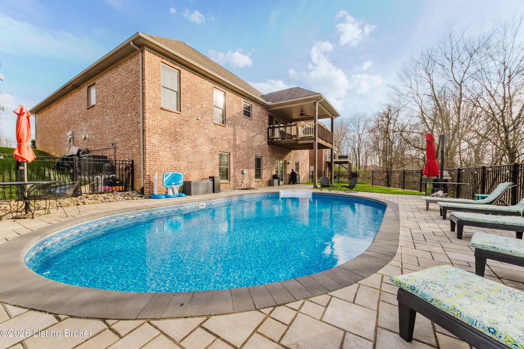 Photo of 7705 Aspen Ridge Rd, Louisville, KY 40214 (MLS # 1711558)