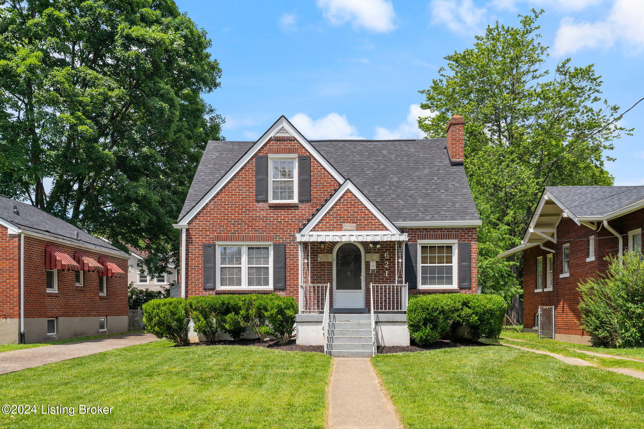 Photo 1 of 53 — 621 W Ashland Ave, Louisville, KY 40215