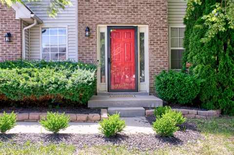 Homes For Sale - 5418 Skeffington Way<br/> Louisville, KY 40241
