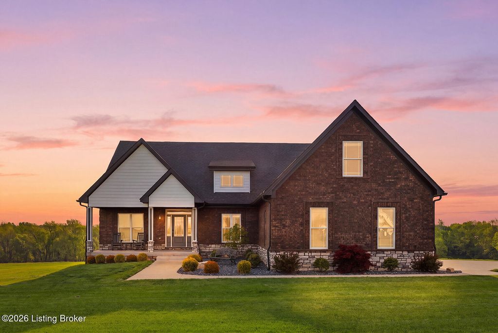 Photo of 350 S Stallard Dr, Shelbyville, KY 40065 (MLS # 1714733)