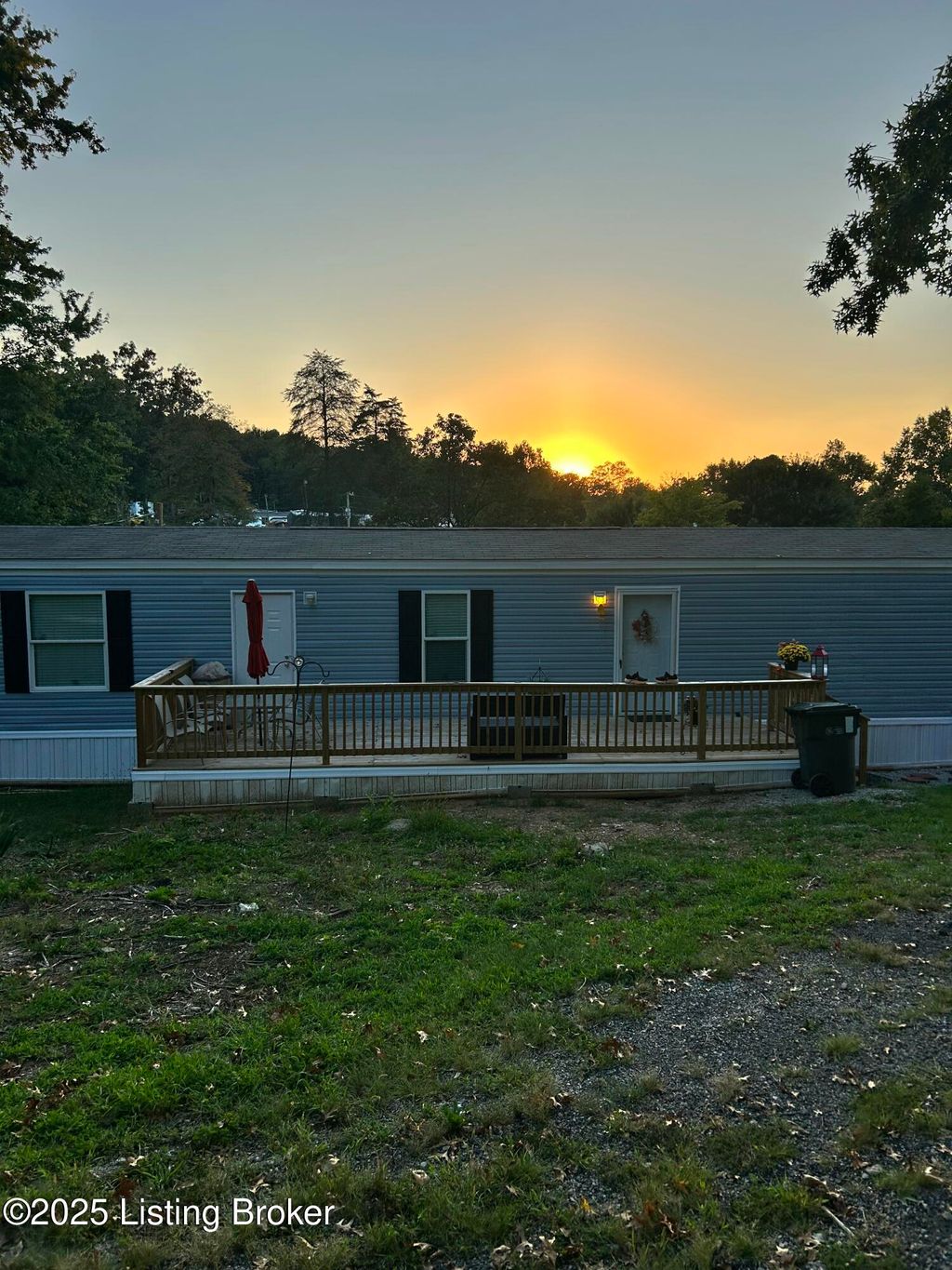 Photo of 391 Barricks Rd #303B, Louisville, KY 40229 (MLS # 1704134)