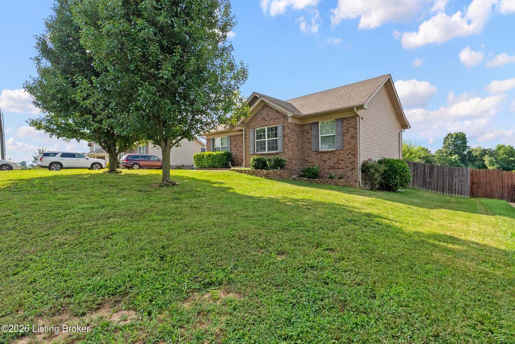 Photo of 148 Gentry Ln, Mt Washington, KY 40047 (MLS # 1723649)