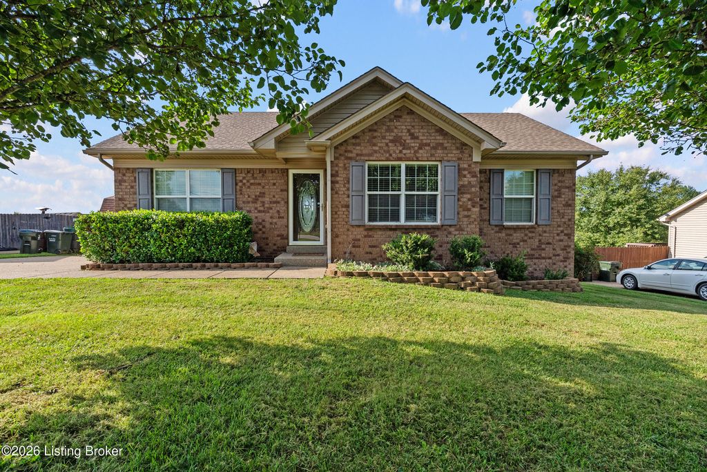 Photo of 148 Gentry Ln, Mt Washington, KY 40047 (MLS # 1723649)