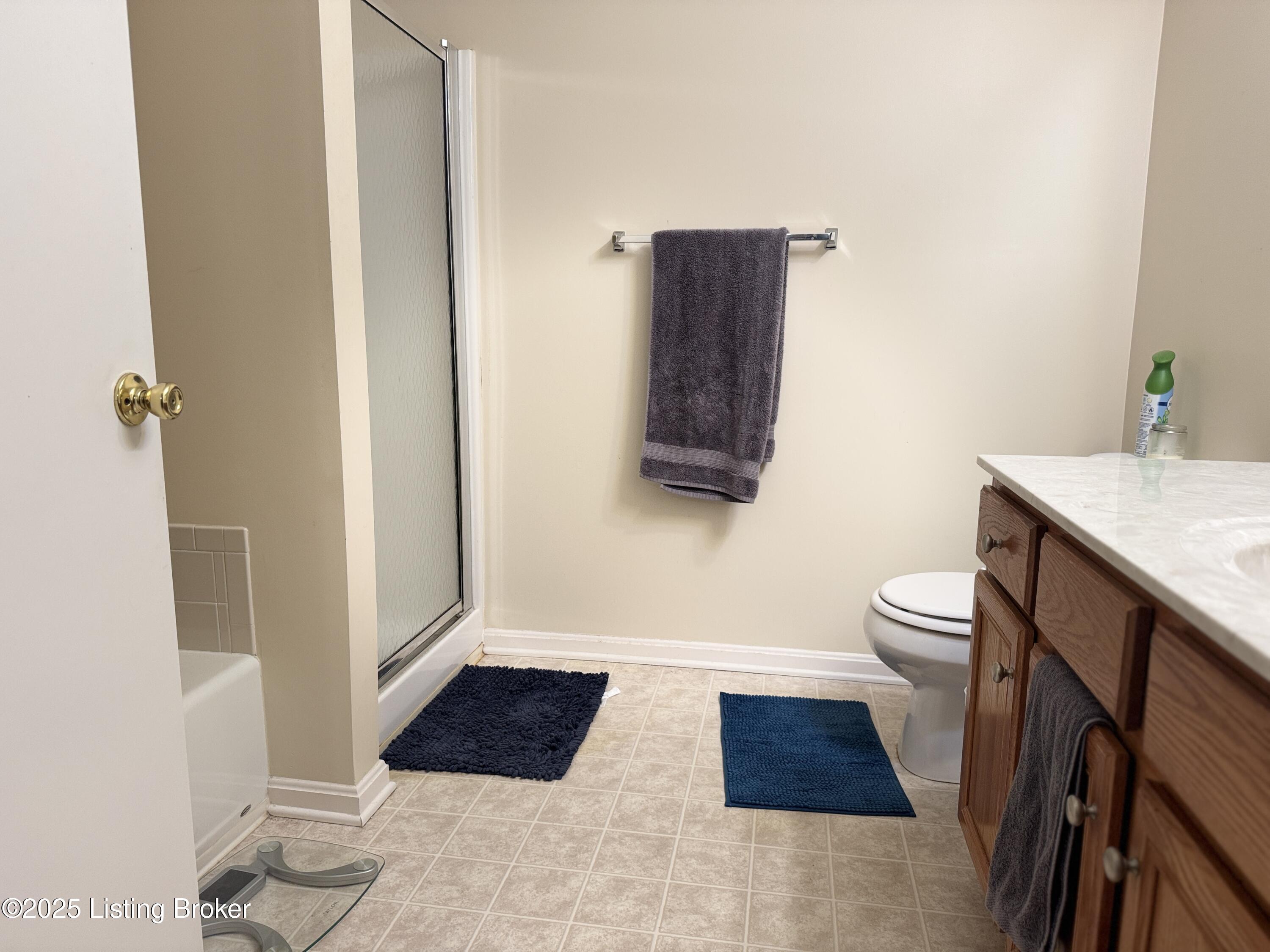 8005 Grandmeadow Ln, Louisville, Kentucky image 21