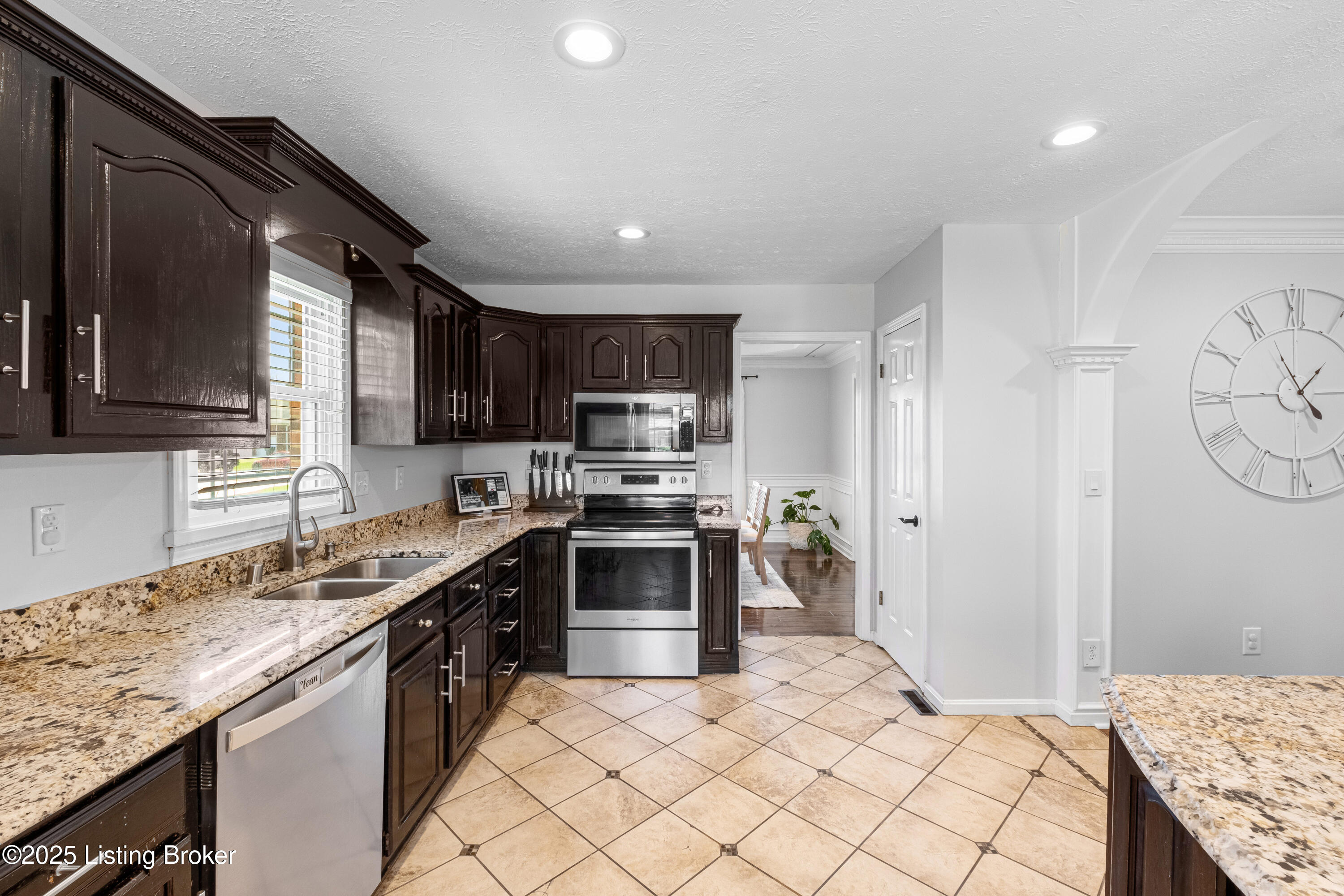 7303 Olde Nantucket Cove, Louisville, Kentucky image 11