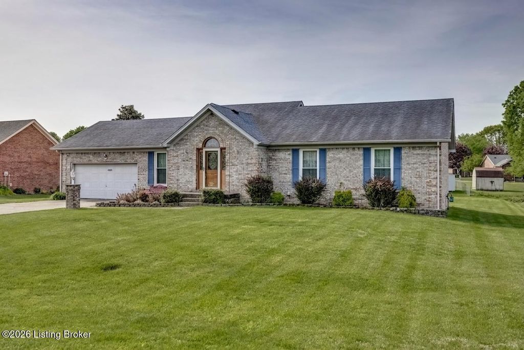 Photo of 4628 Springdale Ct, Louisville, KY 40229 (MLS # 1714294)