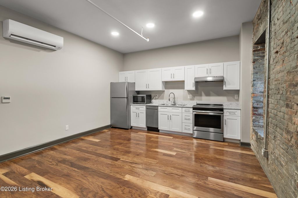 Photo of 601 E Main St, Louisville, KY 40202 (MLS # 1715050)