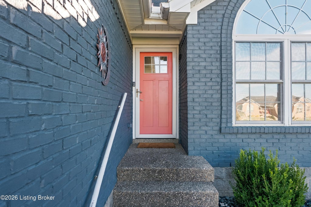 Photo of 154 Willow Creek Dr, Mt Washington, KY 40047 (MLS # 1732454)