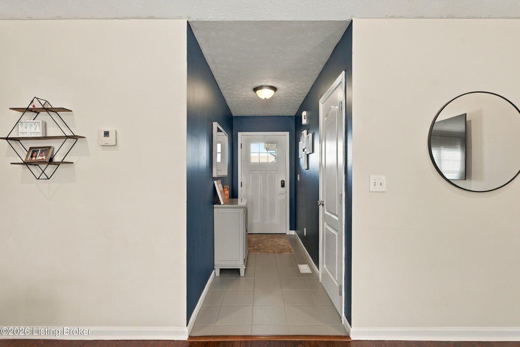 Photo of 154 Willow Creek Dr, Mt Washington, KY 40047 (MLS # 1732454)