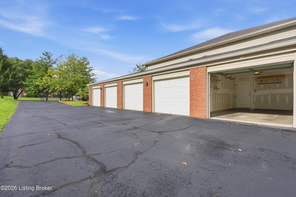 Photo of 9405 Magnolia Ridge Dr #204, Louisville, KY 40291 (MLS # 1732519)
