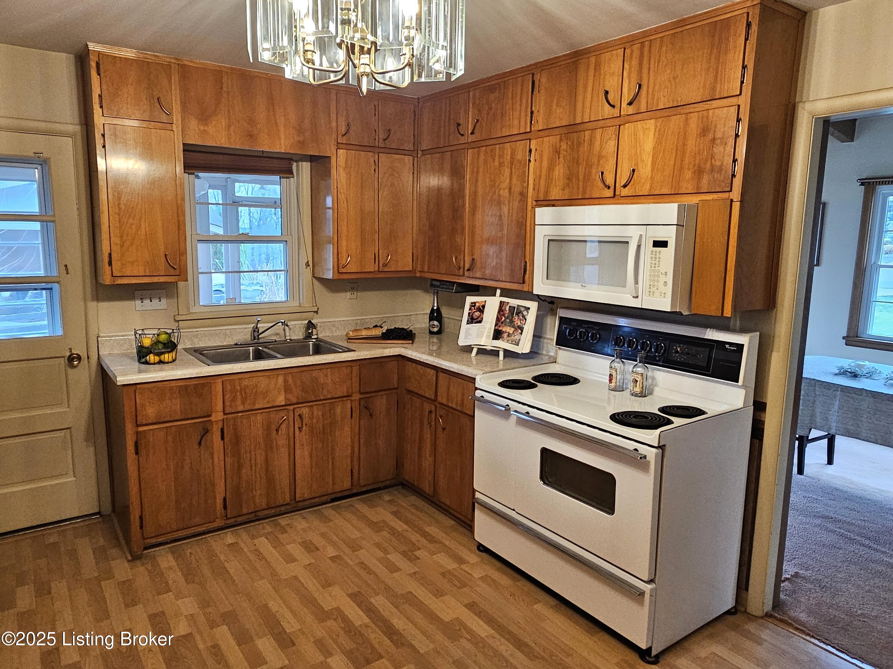 1516 Dawn Dr, Louisville, Kentucky image 23