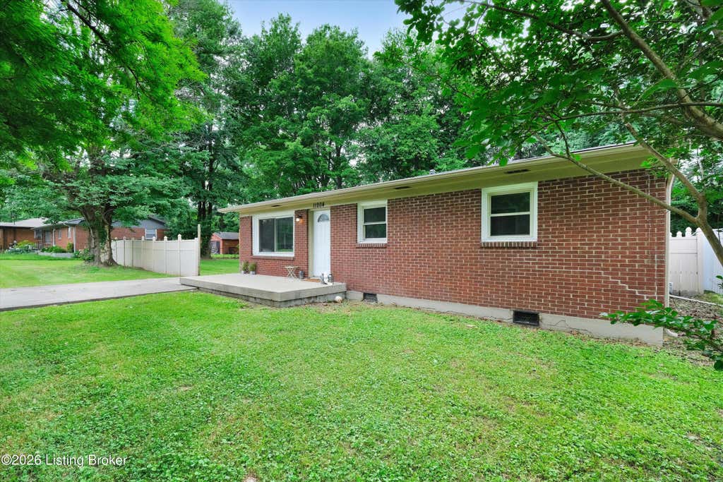 Photo of 11204 Blue Lick Rd, Louisville, KY 40229 (MLS # 1720385)