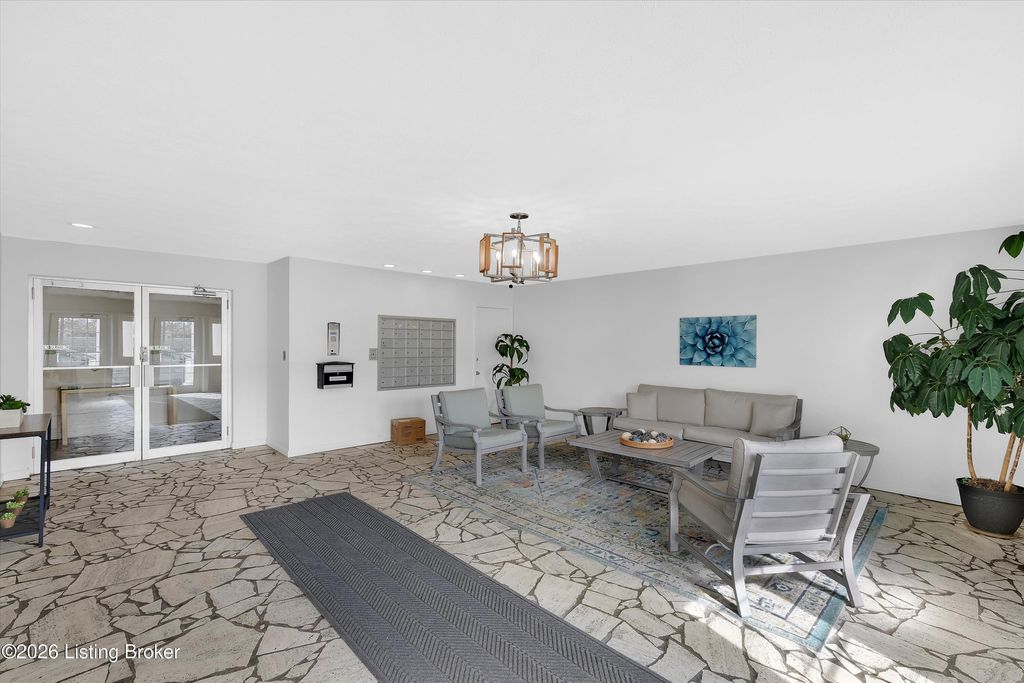 Photo of 306 El Conquistador Pl, Louisville, KY 40220 (MLS # 1707171)