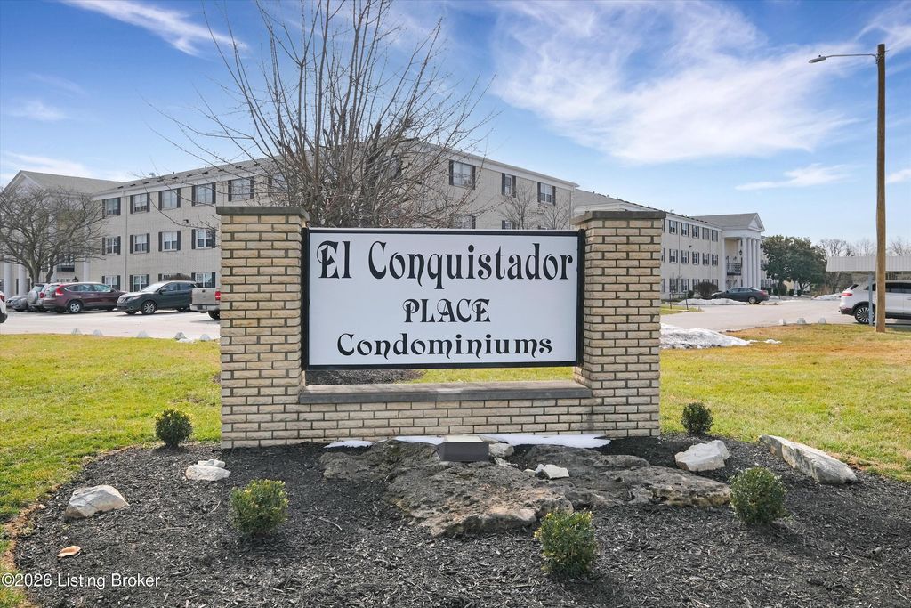 Photo of 306 El Conquistador Pl, Louisville, KY 40220 (MLS # 1707171)