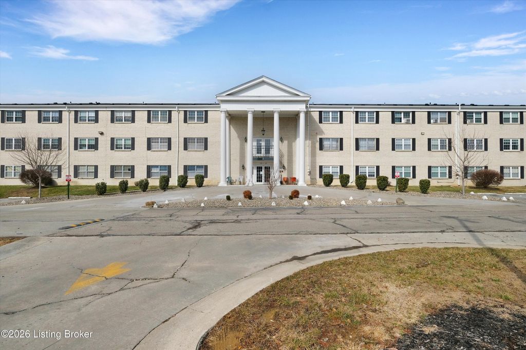 Photo of 306 El Conquistador Pl, Louisville, KY 40220 (MLS # 1707171)