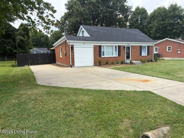 Photo of 6012 Robinhood Ln, Louisville, KY 40219 (MLS # 1724687)