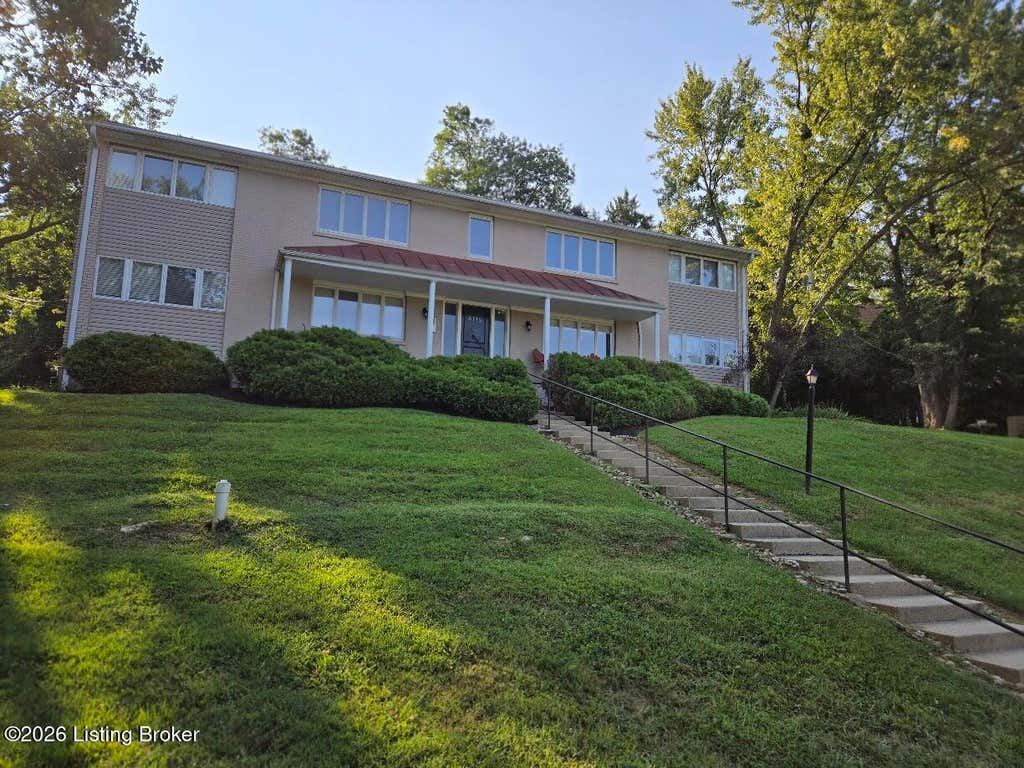 Photo of 4116 Stoneview Dr #APT 4, Louisville, KY 40207 (MLS # 1725900)
