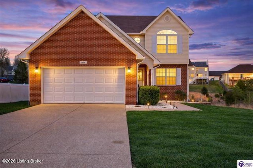 Photo of 104 Briarcliff Ct, Elizabethtown, KY 42701 (MLS # 1712968)